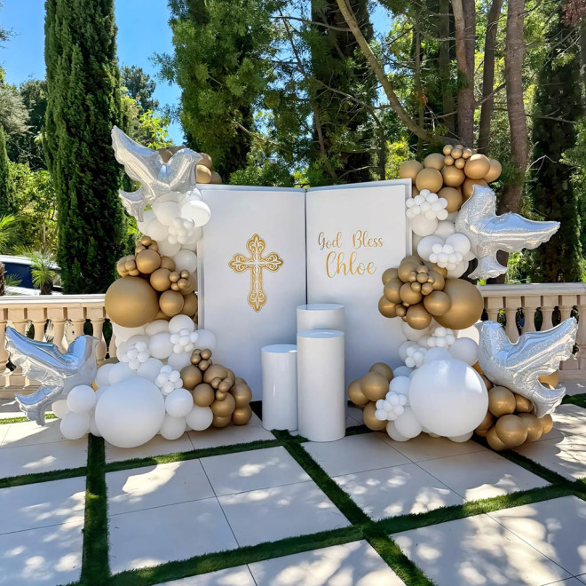 3D Wooden Book Backdrop - Open Pages